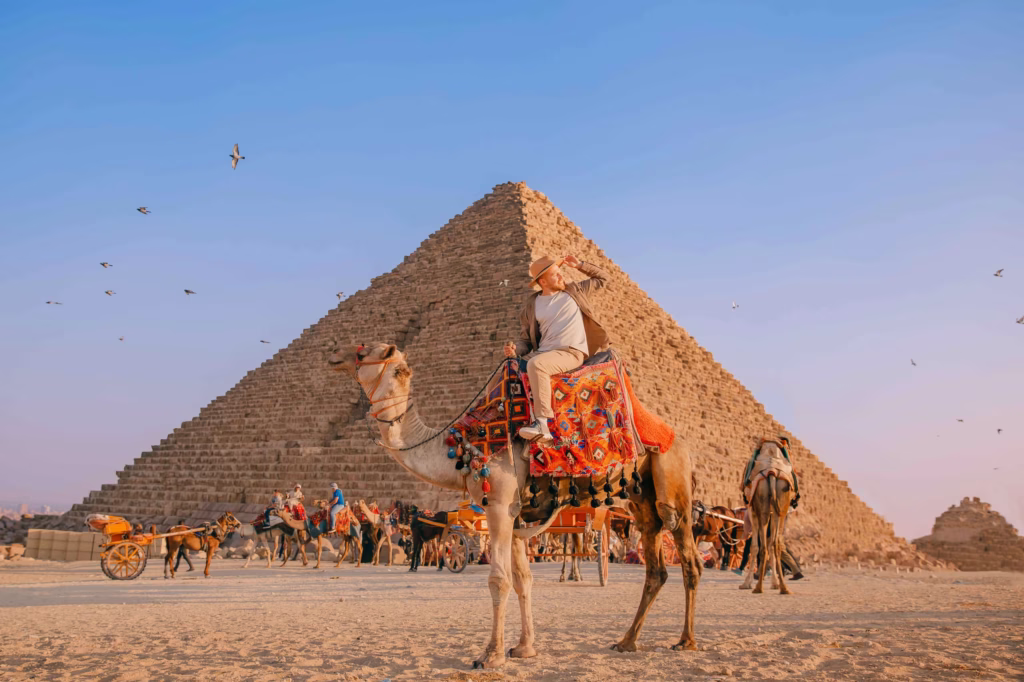 Tour to The Pyramids from Cairo Airport