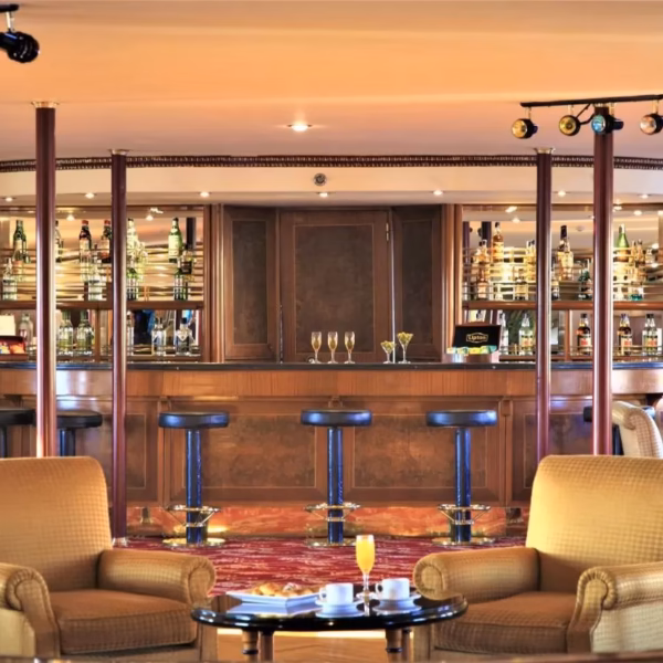 4 Days Steigenberger Royal Nile Cruise luxury lounge seating area