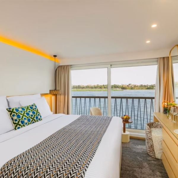 MS Tamr Henna Nile Cruise double cabin Nile view balcony