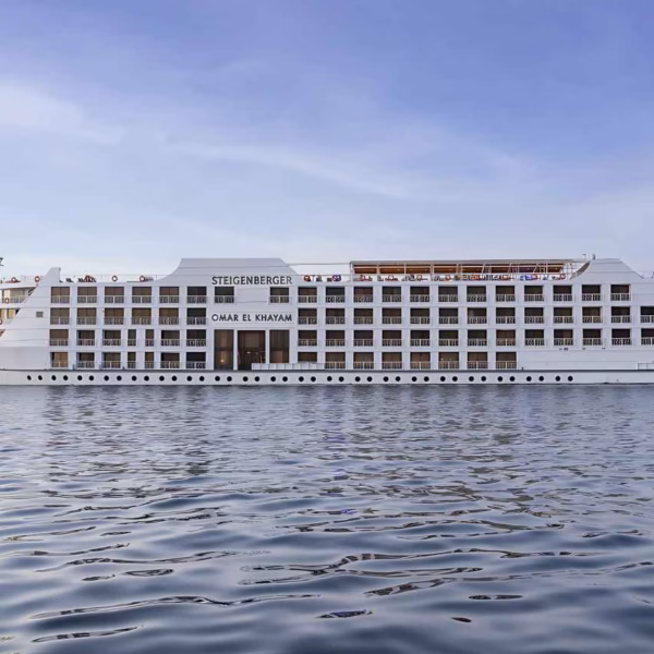 5 Days Steigenberger Omar El Khayam Lake Nasser Cruise sailing on Lake Nasser Egypt