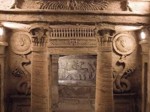 Catacombs-of-Kom-El Shokafa
